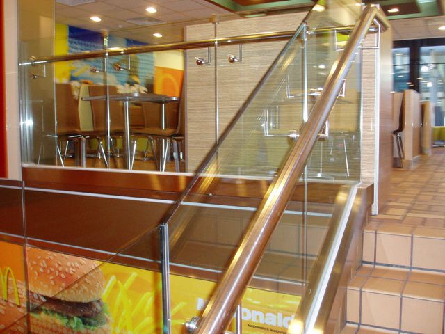 맥도날드유리공사